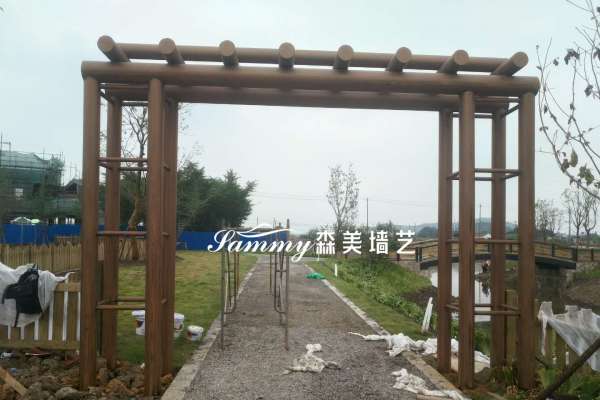 江蘇無錫惠山區錢橋藕塘盛世翡翠鍍鋅圓管仿木