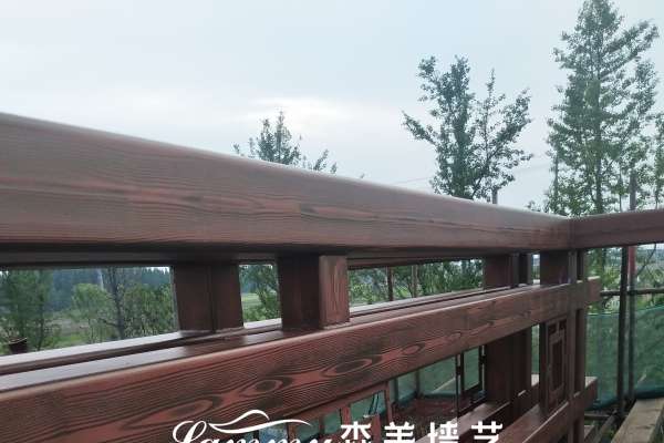 泰興市虹橋開發區虹福花苑門頭木紋漆施工