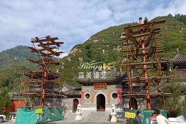 山西五臺山主怙壽文殊洞道場圓柱仿木紋漆施工